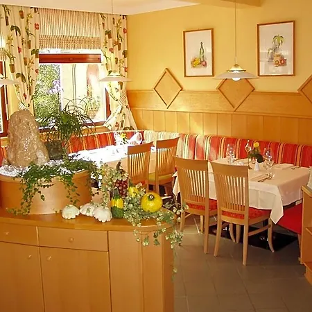 Fogadó Restaurant Goerg 3*